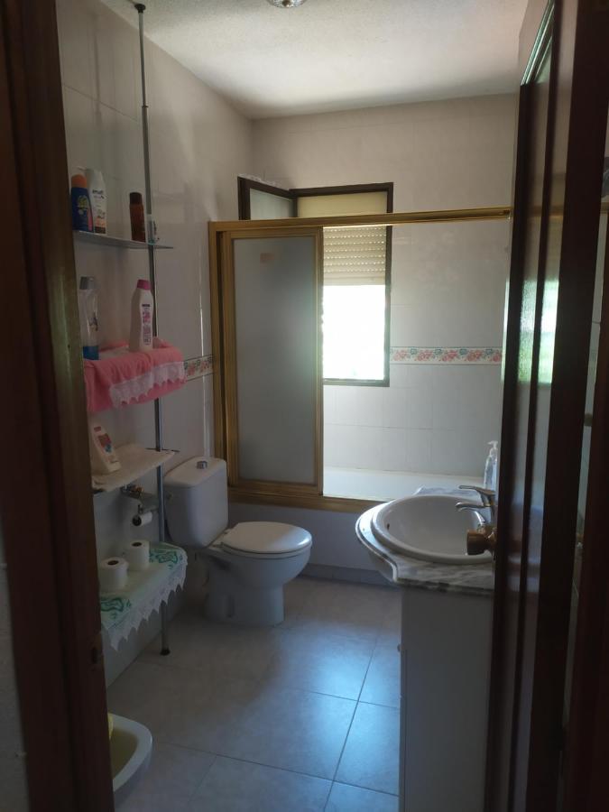 Habitacion Privada Triple Toledo Exterior photo