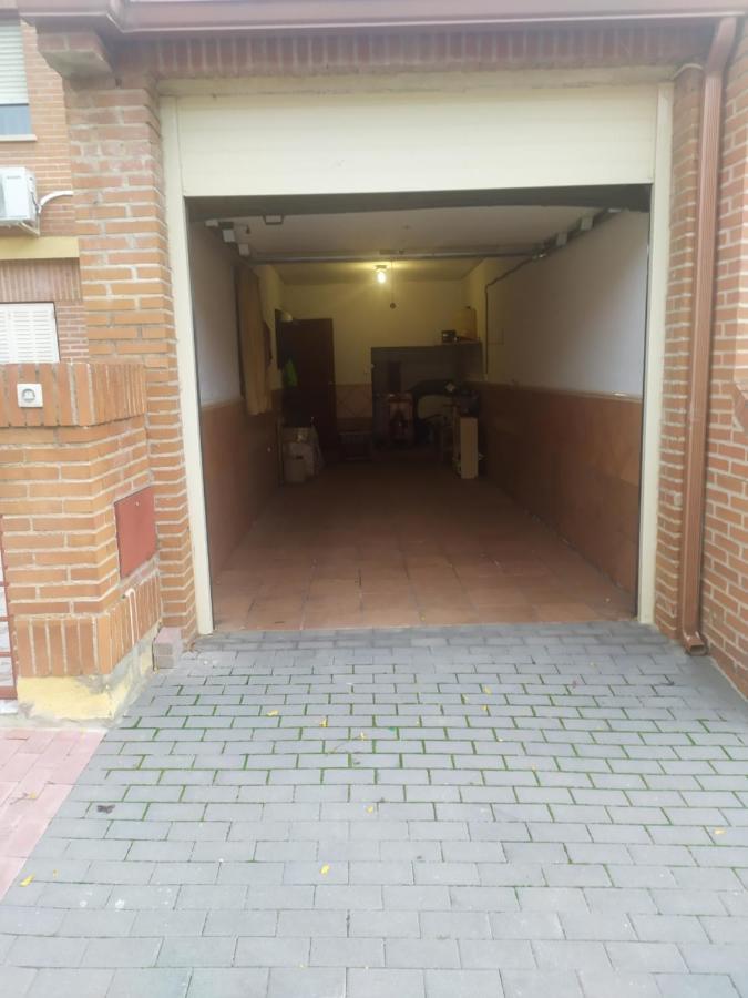 Habitacion Privada Triple Toledo Exterior photo