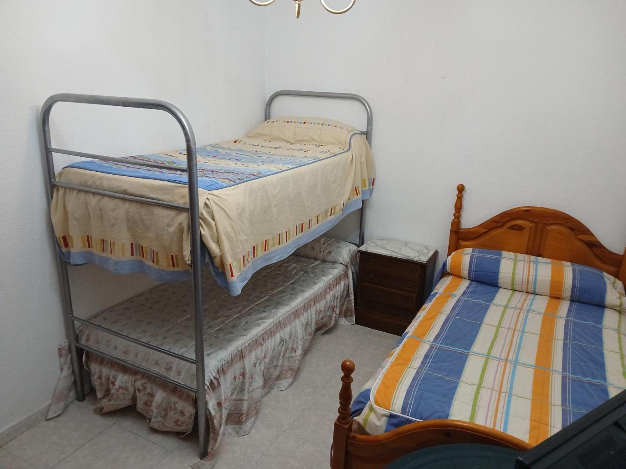 Habitacion Privada Triple Toledo Exterior photo