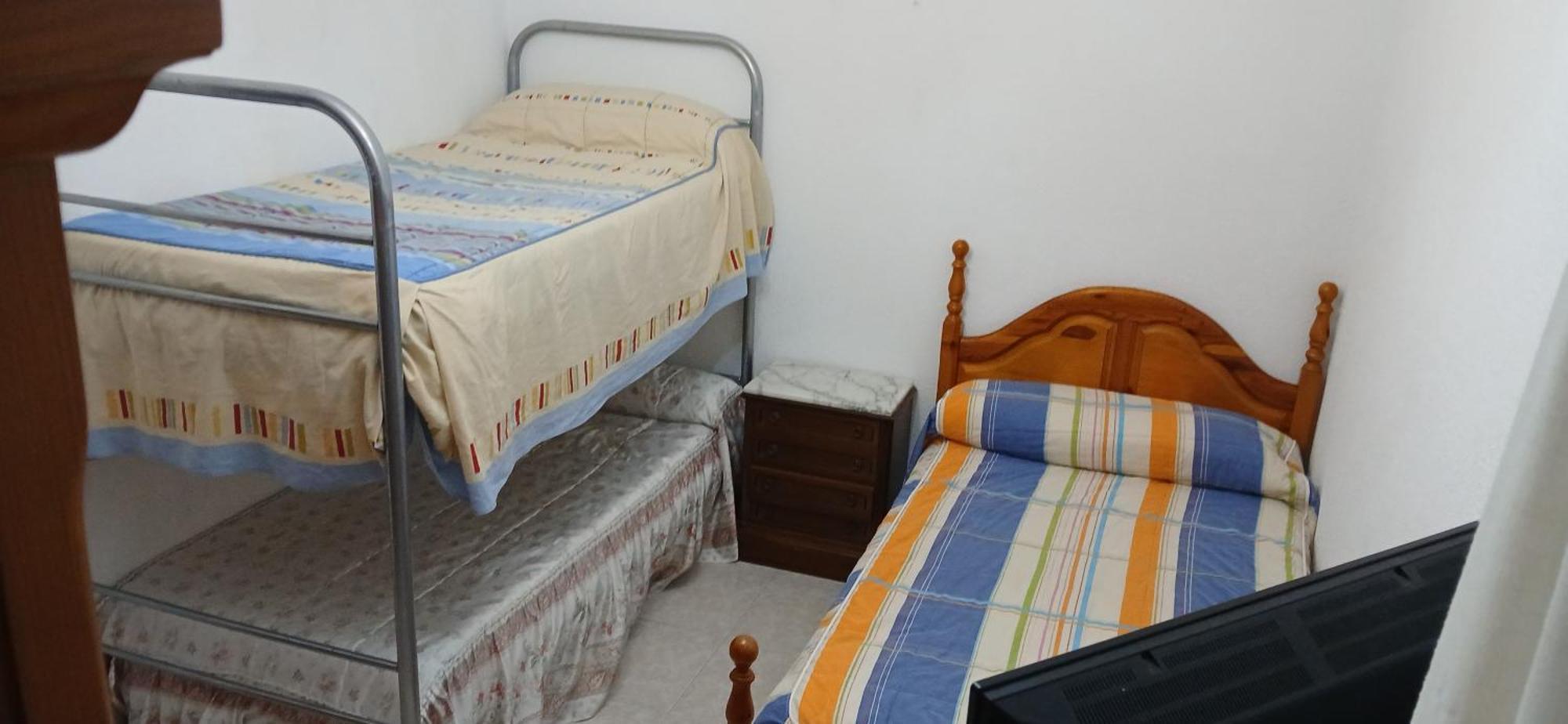 Habitacion Privada Triple Toledo Exterior photo